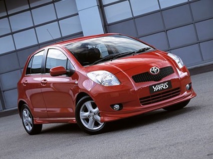 Nuova Toyota Yaris 2012: prova su strada, comoda e non solo cittadina