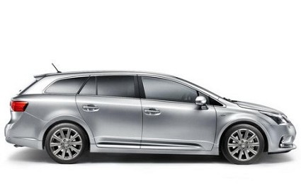 Nuova Toyota Avensis 2012: comoda ed economica