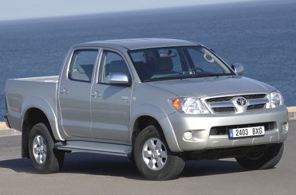 Nuovo Toyota Hilux: il grande pick-up turbodiese sportivo e raffinato allo stesso tempo. Motorizzazioni e dotazioni. 