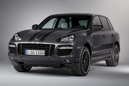 Porsche Cayenne GTS Design Edition 3: nuova versione del famoso Suv della Casa tedesca disponibile solo in mille esemplari. Motorizzazioni e dotazioni. Foto. 