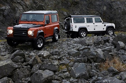 Land Rover Defender Edition Ice e Edition Fire: nuove versioni in serie limitata disponibili da settembre. Design e motori